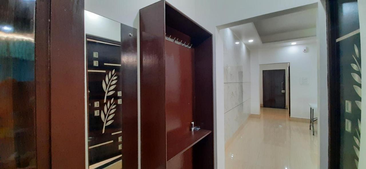 The Palm Suites , Incredible North East Tourism , Couples & Family Ґувахаті Екстер'єр фото