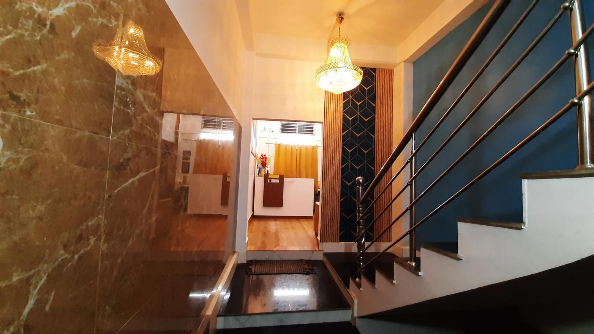 The Palm Suites , Incredible North East Tourism , Couples & Family Ґувахаті Екстер'єр фото