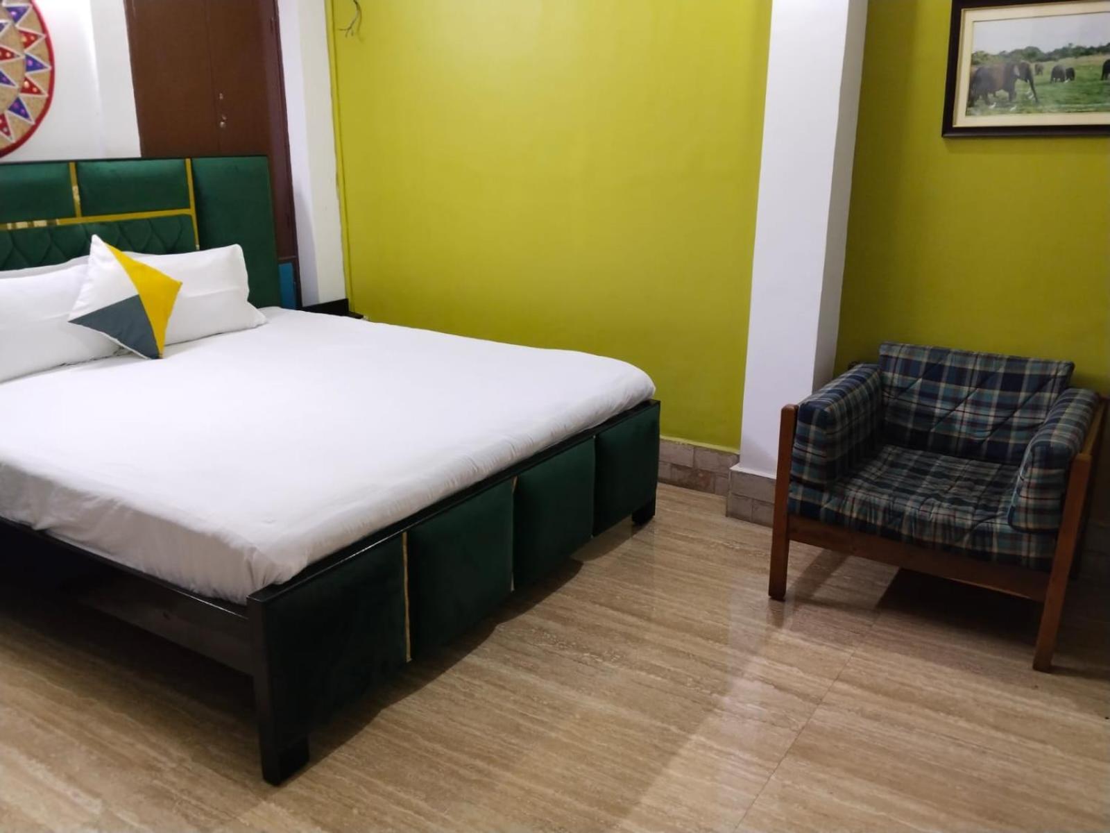 The Palm Suites , Incredible North East Tourism , Couples & Family Ґувахаті Екстер'єр фото